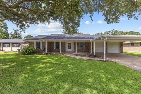 2901 Beldon Dr, Port Arthur, TX 77642