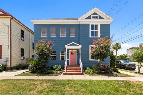 801 24th St, Galveston, TX 77550