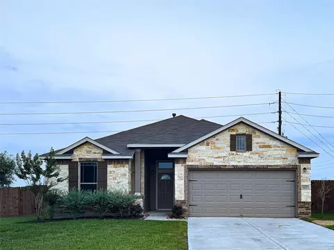 502 Turtle Dove Dr, Sealy, TX 77474