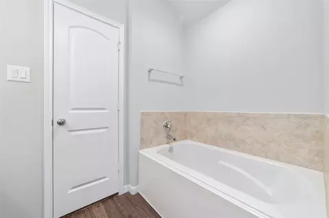 Bath - 4830 Creekside Haven Trl, Spring, TX 77389 photo 3 of 3