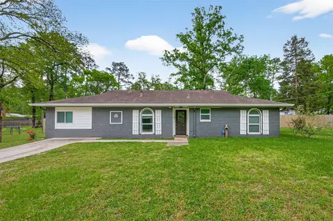 10720 Royal Forest Dr, Conroe, TX 77303