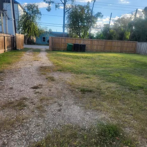 320 Thornton Rd, Houston, TX 77018