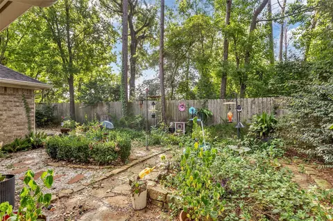 Exterior - 2618 Spring Bend Dr, Spring, TX 77386 photo 3 of 7