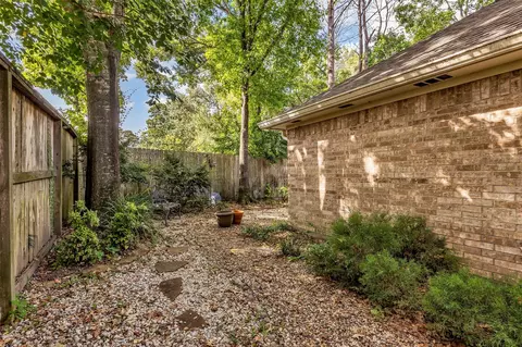 Exterior - 2618 Spring Bend Dr, Spring, TX 77386 photo 6 of 7