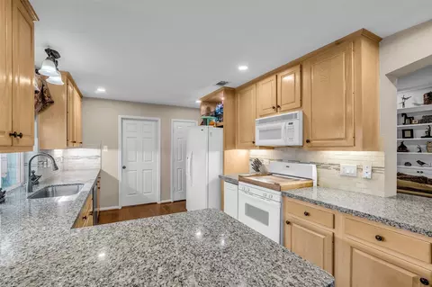 Kitchen - 2618 Spring Bend Dr, Spring, TX 77386 photo 9 of 9