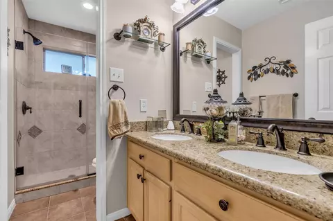 Bath - 2618 Spring Bend Dr, Spring, TX 77386 photo 3 of 3