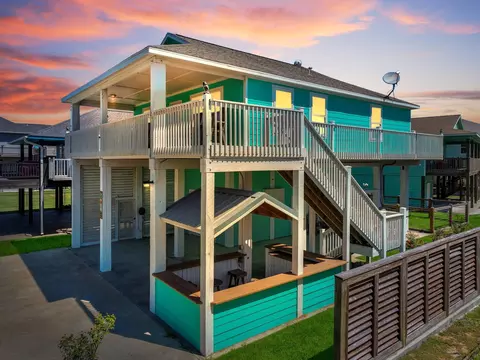 930 Eastview, Crystal Beach, TX 77650