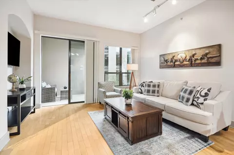 1901 Post Oak Blvd #4303, Houston, TX 77056