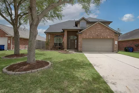 6511 Canyon Mist Ln, Dickinson, TX 77539