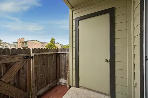 Other - 18800 Egret Bay Blvd #907, Houston, TX 77058 photo 2 of 4