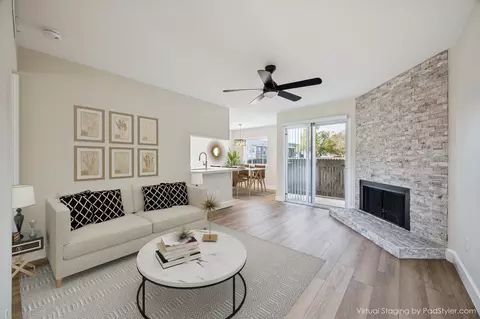 18800 Egret Bay Blvd #907, Houston, TX 77058