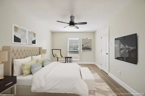 Bedroom - 18800 Egret Bay Blvd #907, Houston, TX 77058 photo 1 of 4