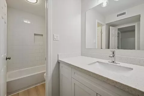 Bath - 18800 Egret Bay Blvd #907, Houston, TX 77058 photo 1 of 1