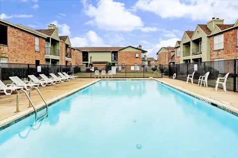 Exterior - 18800 Egret Bay Blvd #907, Houston, TX 77058 photo 4 of 4