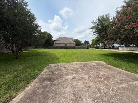 9002 Cliffwood Dr, Houston, TX 77096