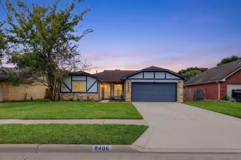 8406 Woodland Willows Dr, Houston, TX 77083