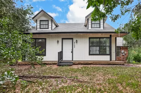 2103 Bayou Dr, Lake Jackson, TX 77566