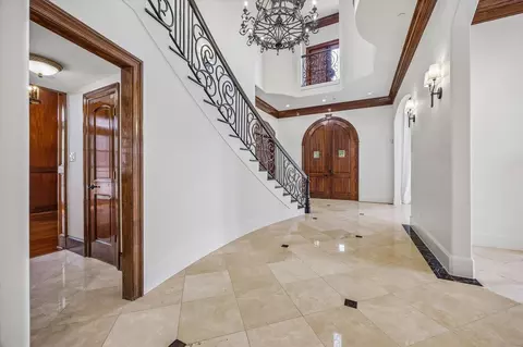 Entry Way - 8448 Westview Dr, Houston, TX 77055 photo 1 of 3