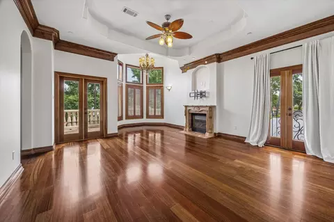 Living - 8448 Westview Dr, Houston, TX 77055 photo 7 of 8