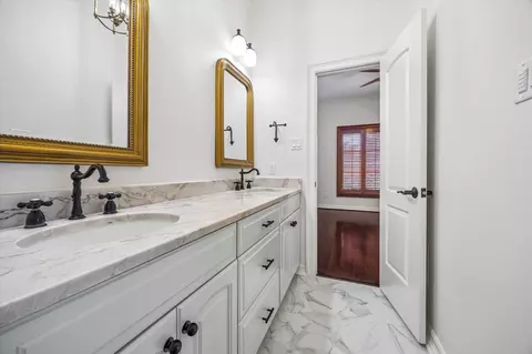 Bath - 8448 Westview Dr, Houston, TX 77055 photo 5 of 5