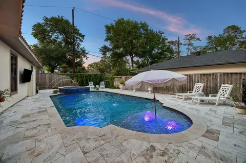 Exterior - 8448 Westview Dr, Houston, TX 77055 photo 6 of 9