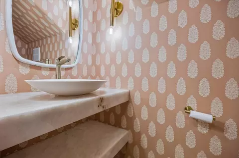 Bath - 8448 Westview Dr, Houston, TX 77055 photo 3 of 5