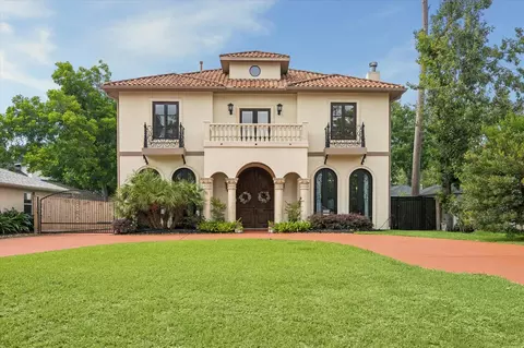 8448 Westview Dr, Houston, TX 77055