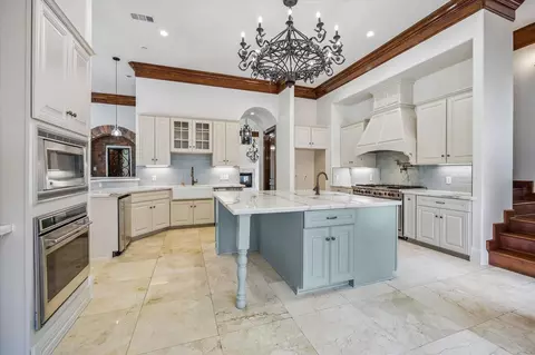 Kitchen - 8448 Westview Dr, Houston, TX 77055 photo 2 of 3