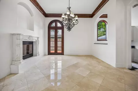 Living - 8448 Westview Dr, Houston, TX 77055 photo 5 of 8