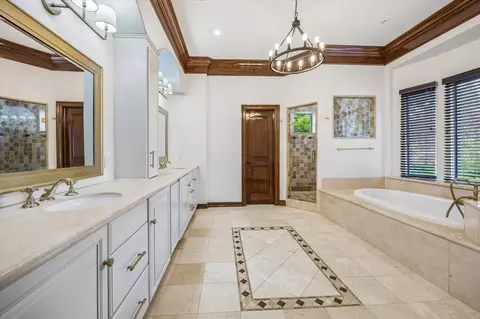 Bath - 8448 Westview Dr, Houston, TX 77055 photo 1 of 5