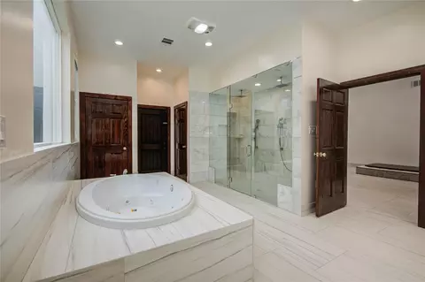 Bath - 25910 Maplewood Dr, Spring, TX 77386 photo 2 of 11