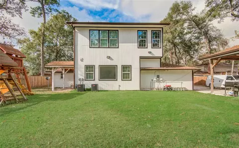 Exterior - 25910 Maplewood Dr, Spring, TX 77386 photo 8 of 11