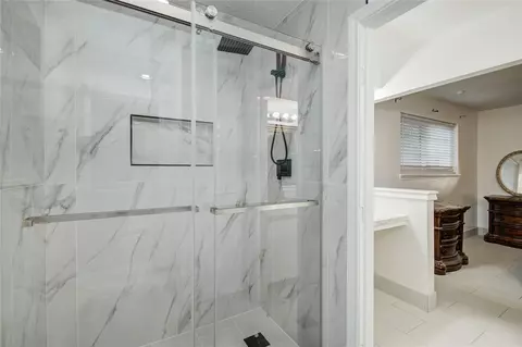 Bath - 25910 Maplewood Dr, Spring, TX 77386 photo 7 of 11
