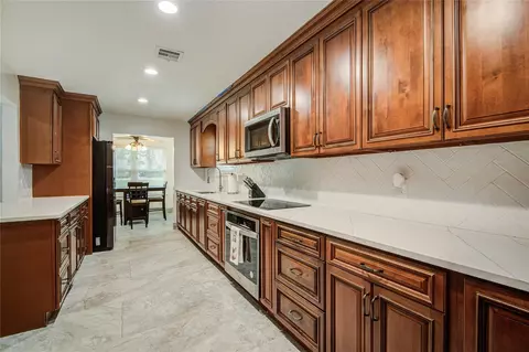 Kitchen - 25910 Maplewood Dr, Spring, TX 77386 photo 2 of 6