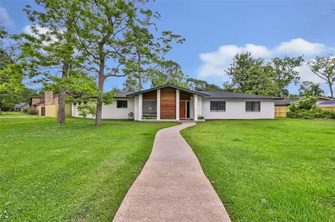 22 Sherwood St, Dayton, TX 77535