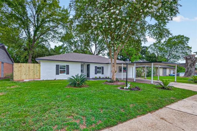 6418 Standing Oaks St, Houston, TX 77050