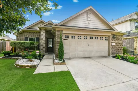 652 Maple Point Dr E, Conroe, TX 77301