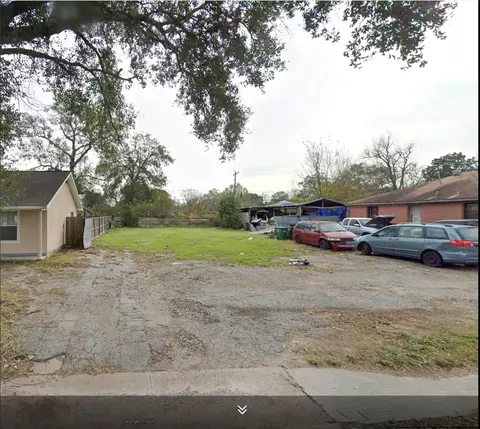 8150 Howard Dr, Houston, TX 77017