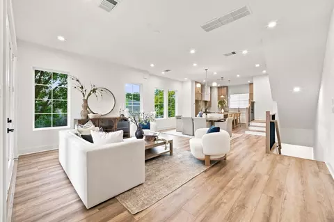 1109 E 24th St, Houston, TX 77009