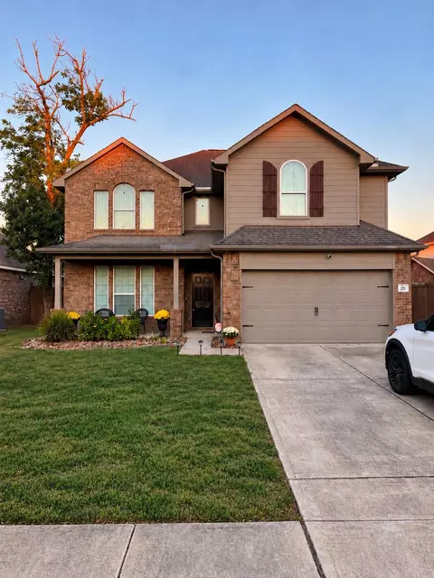 203 Canvasback Dr, Clute, TX 77531