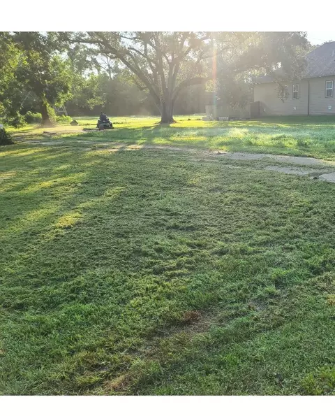 2815 Timber Dr, Dickinson, TX 77539