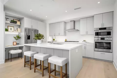 2323 W Main St #305, Houston, TX 77098