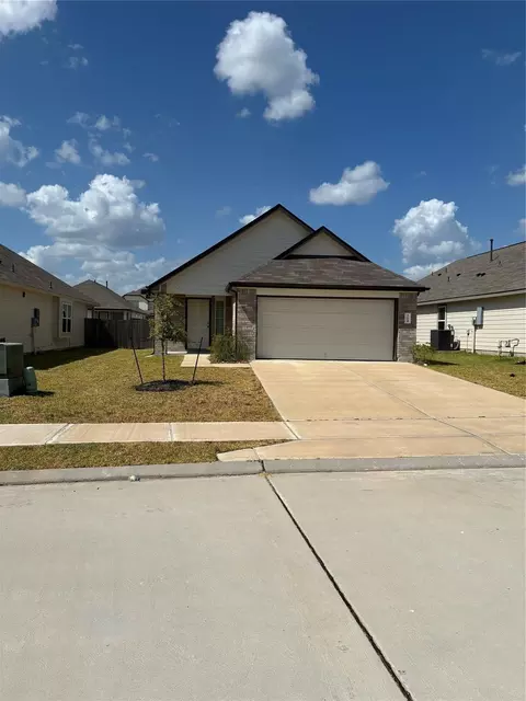 304 Caribou Ct, Huntsville, TX 77320