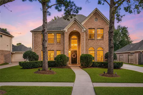 2042 Lodge Crest Ct, League City, TX 77573