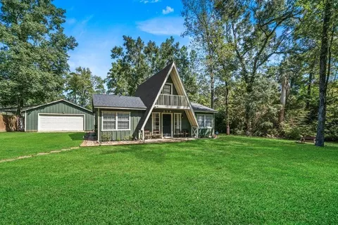 819 Spokane River Rd, Montgomery, TX 77316