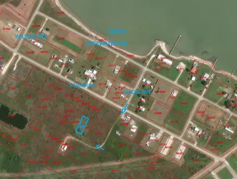 14 S Quailrun Ave, Port Lavaca, TX 77979