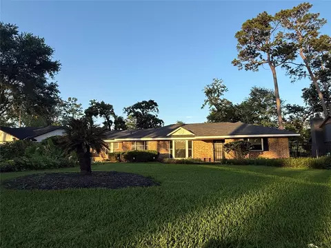 1302 Chestnut Ridge Rd, Kingwood, TX 77339