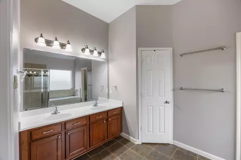 Bath - 24538 Fort Settlement Dr, Spring, TX 77373 photo 2 of 3
