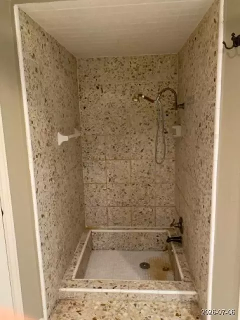 Bath - 8102 Lichen Ln, Spring, TX 77379 photo 2 of 2