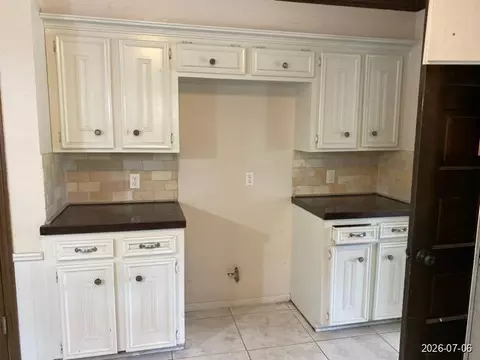 Kitchen - 8102 Lichen Ln, Spring, TX 77379 photo 3 of 3